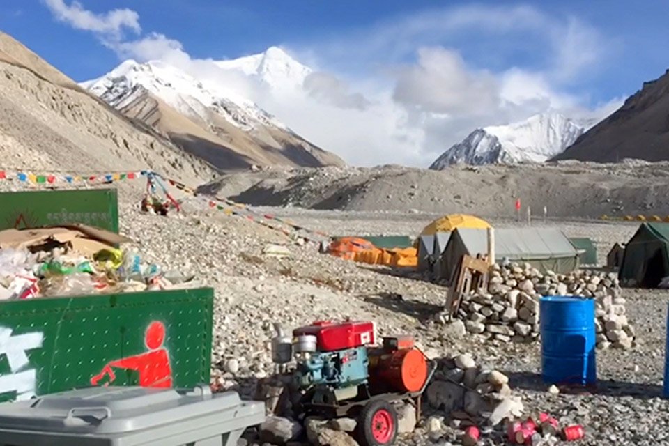 Imagem de Alpinista organiza mutirão e tira 8,5 toneladas de lixo do Everest no megacurioso