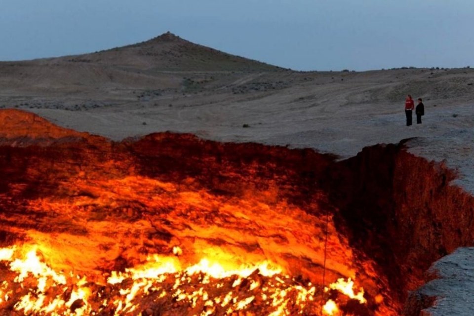 Imagem de Portões do Inferno: buraco de fogo queima há mais de 50 anos no megacurioso