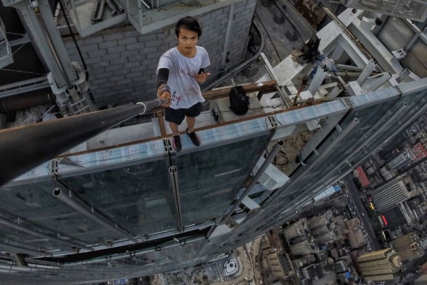 A trágica morte de campeão russo de xadrez que caiu de prédio ao praticar  parkour, Mundo