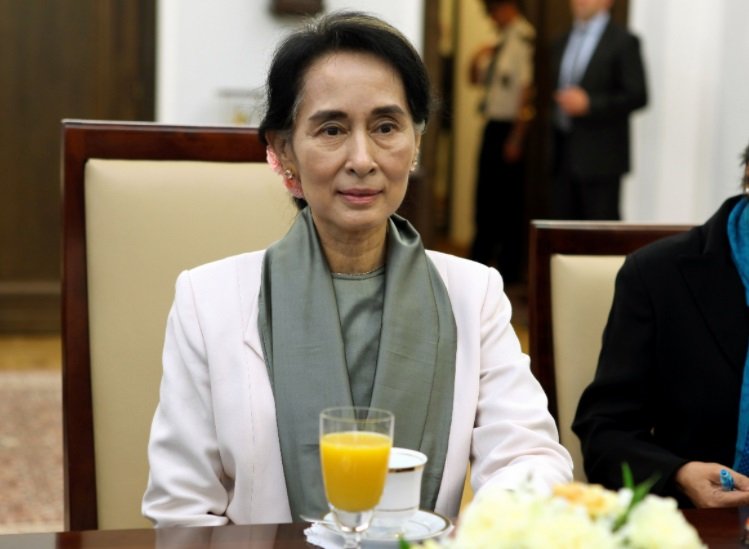 A líder deposta Aung San Suu Kyi.