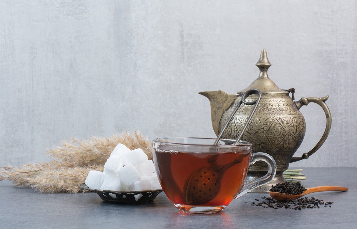 O chá é uma bebida milenar que pode ter surgido na China ou na Índia. (Fonte: Freepik/Azerbaijan_stock)