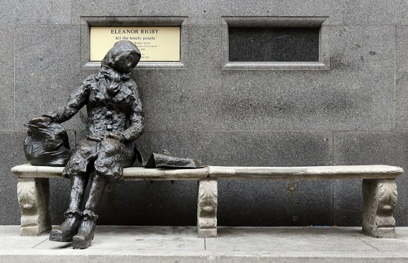 A solitária Eleanor Rigby foi homenageada ainda como uma estátua na calçada da Stanley Street, em Liverpool.