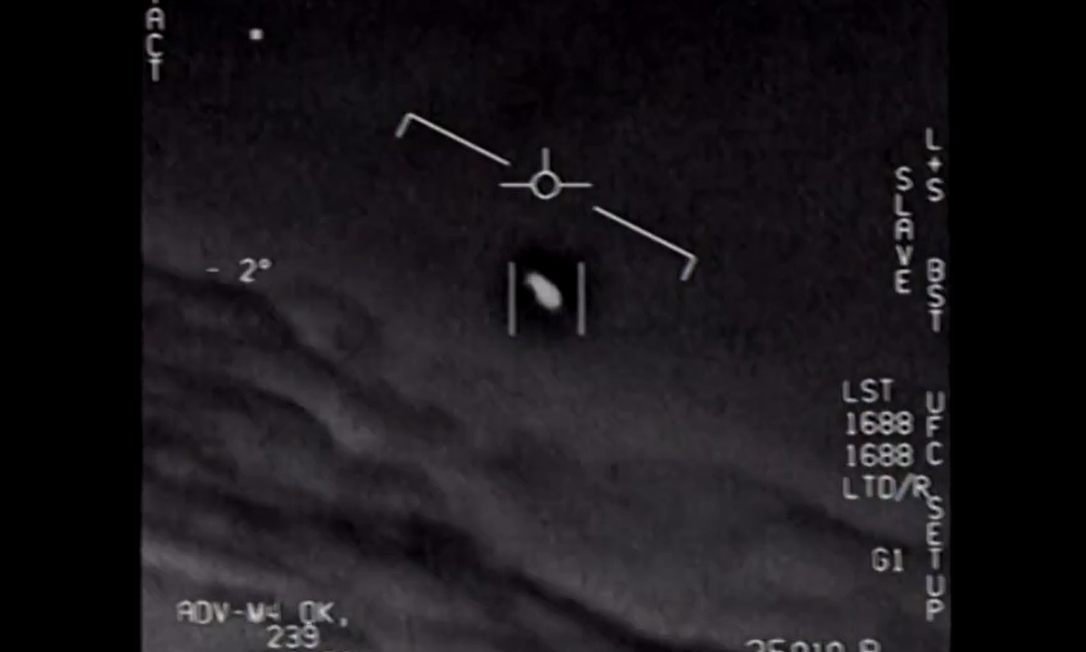 Imagem de captura de vídeo gravado por pilotos da Marinha dos EUA (Fonte: Pentágono/Divulgação)