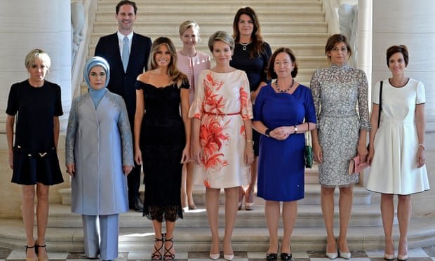 A presença do marido do primeiro-ministro de Luxemburgo em uma foto oficial chamou a atenção em 2017 (Imagem: The Guardian/Reprodução)