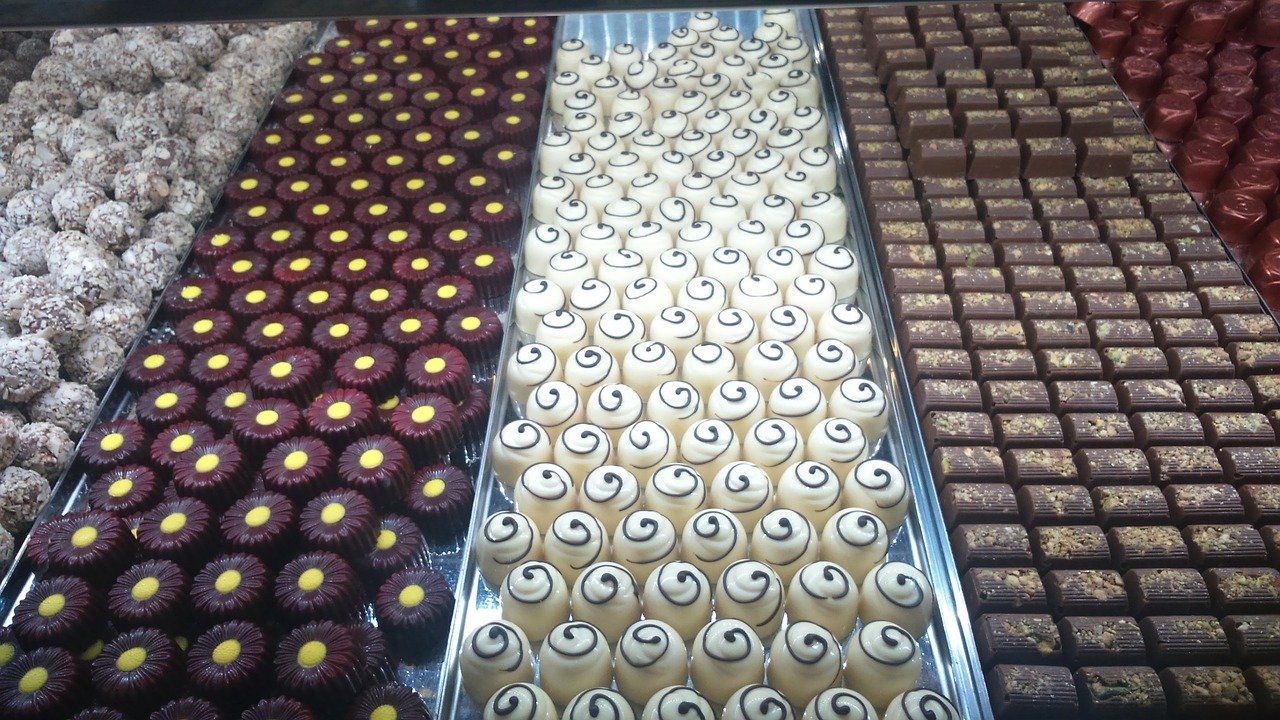 Os suíços são famosos por suas receitas deliciosas de chocolate. (Fonte: Pixabay/Successful4/Reprodução)