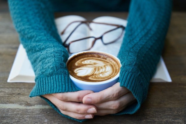 Pesquisa trouxe novos insights sobre os riscos de exagerar no café