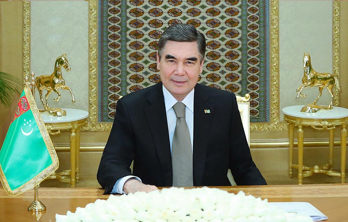 O presidente do Turcomenistão JURA que não há covid em seu país (Imagem: Reprodução)