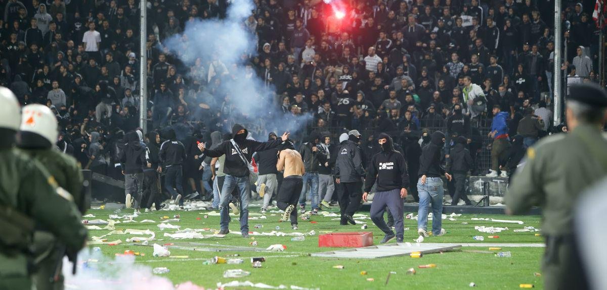 Escalada da violência em estádios preocupa policiais europeias. (Fonte: University of Oxford/ Reprodução)