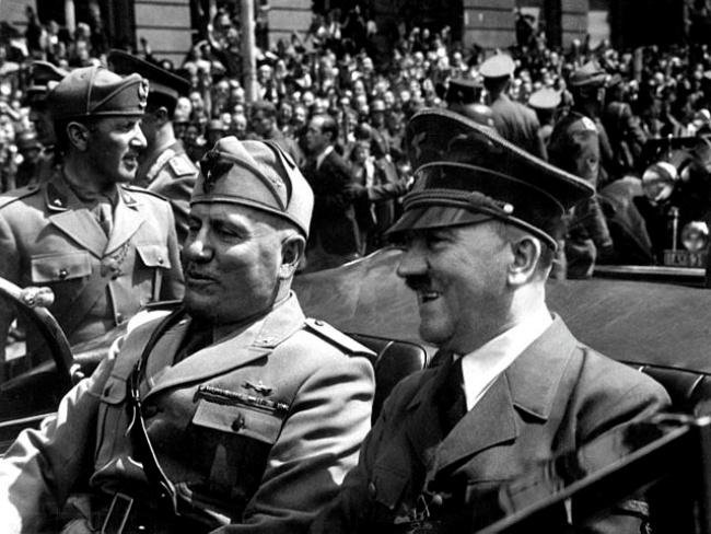 Mussolini e Hitler. (Fonte: Wikimedia Commons)