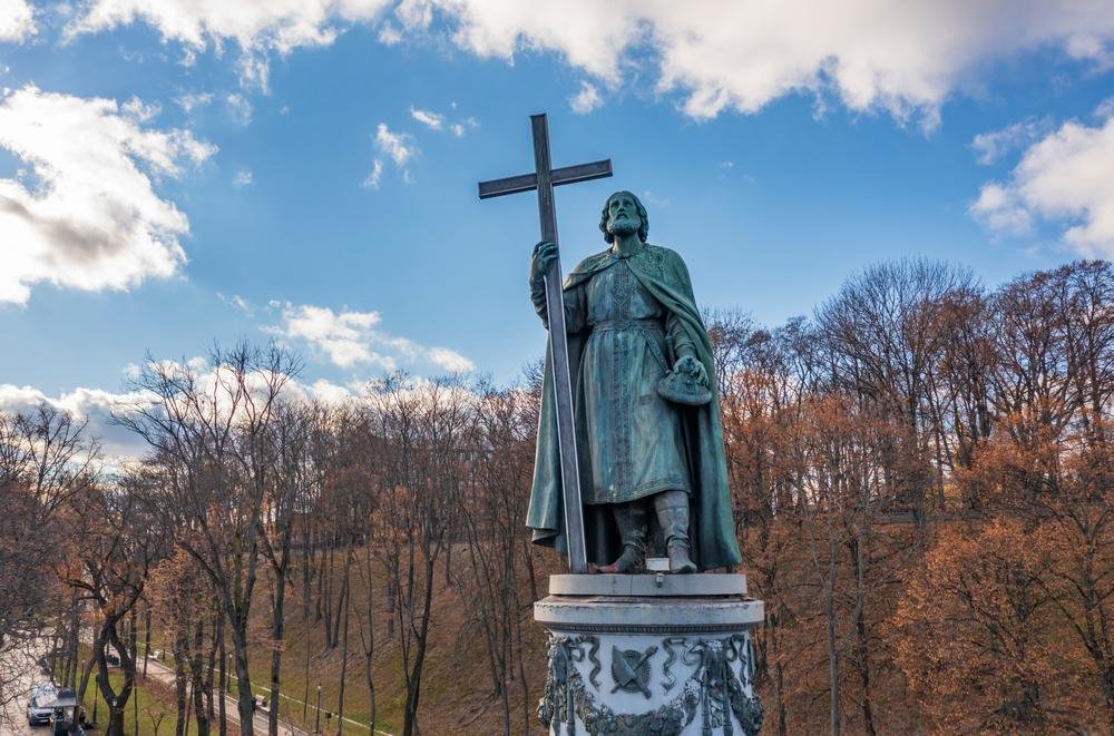 Estátuas de São Vladimir são comuns na Rússia e Ucrânia