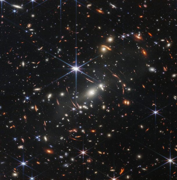 Aglomerado de galáxias SMACS 0723. (Fonte: NASA/Reprodução)