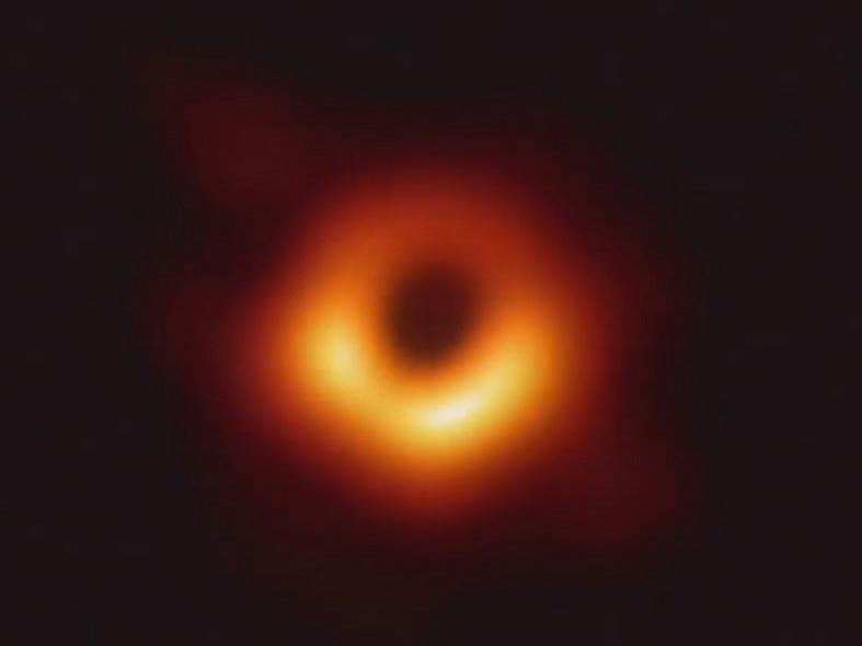 (Fonte: Event Horizon Telescope/Divulgação)