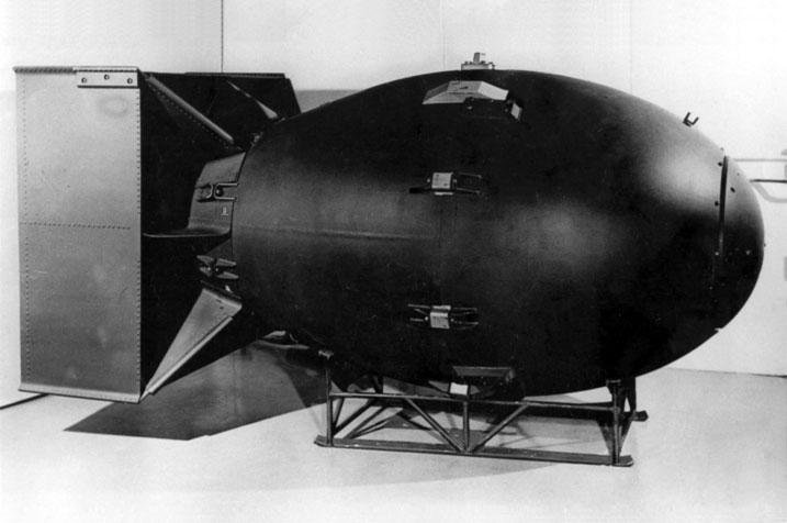 Réplica da ogiva nuclear "Fatman", a bomba atômica lançada em Nagasaki. (Fonte: U.S. Department of Defense/Wikimedia Commons)