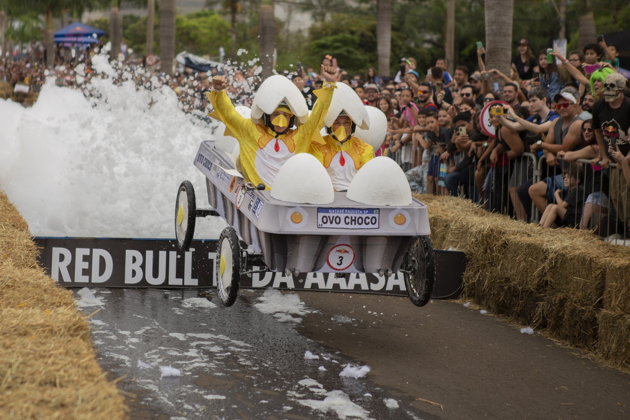 Red Bull lança corrida maluca com carros sem motor em São Paulo