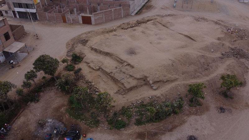 Corpos foram encontrados em escavação no monte artificial em Huanchaco, no Peru