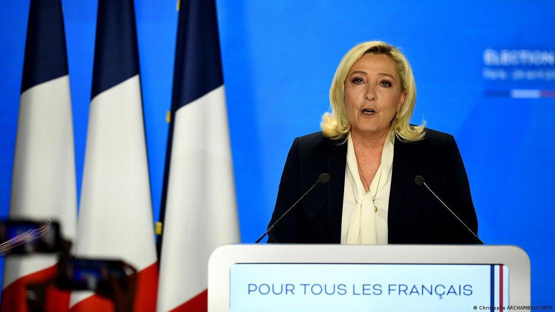 Marine Le Pen usou pautas ambientais em sua campanha. (Fonte: Christophe ARCHAMBAULT/AFP/Reprodução)
