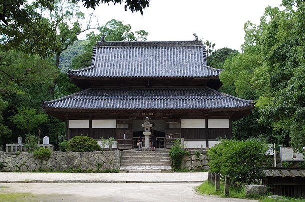 Templo que abriga o corpo de Bukkai, o último monge a realizar o Sokushinbutsu em 1903. (Fonte: Jakub Halun/Reprodução)