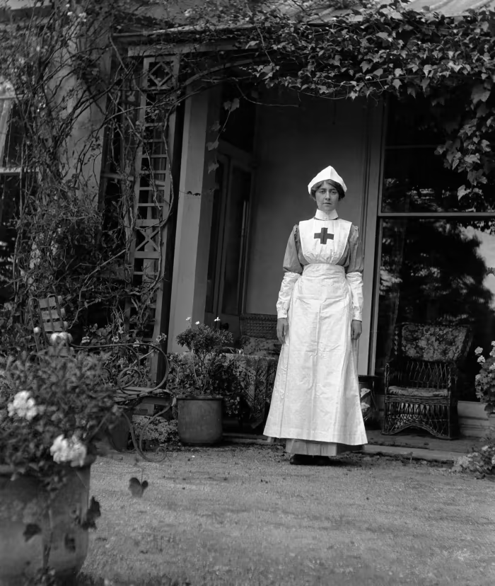 Agatha Christie como enfermeira durante a Primeira Guerra Mundial. (Fonte: Christie Archive Trust)