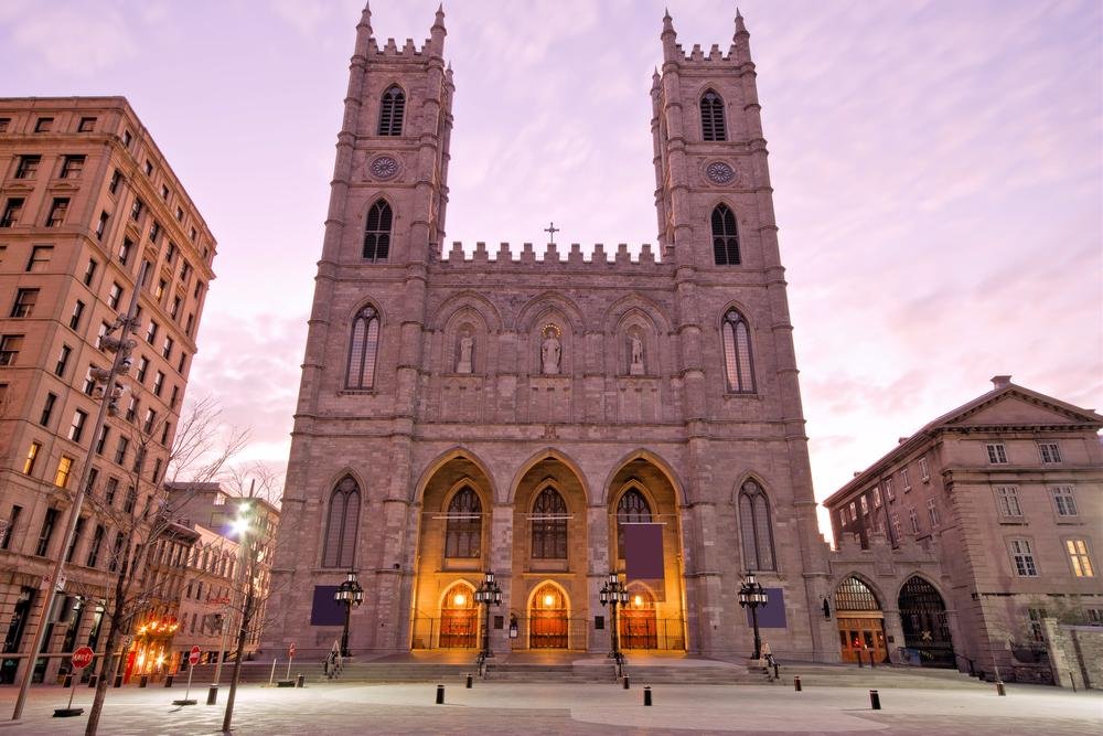 A basílica recebe cerca de um milhão de visitantes anualmente. (Fonte: Shutterstock/Reprodução)
