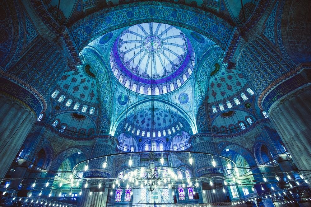 O estilo clássico otomano confere um ar especial à Mesquita Azul. (Fonte: Shutterstock/Reprodução)