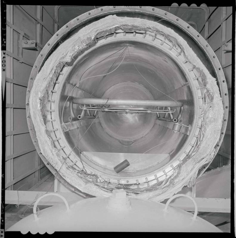 Foto de uma câmara criogênica (1966). (Fonte: SFGATE)