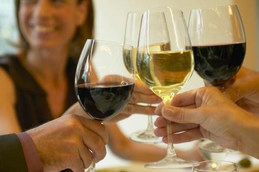 Tomar vinho depois das refeições pode prejudicar a absorção de ferro