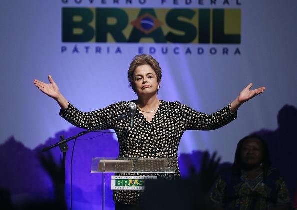 Brasil resolveu investir US$ 400 milhões para construir conexão direta com a Europa, após a ex-presidente Dilma Rousseff ser espionada pelos EUA. (Fonte: Getty Images/Reprodução)