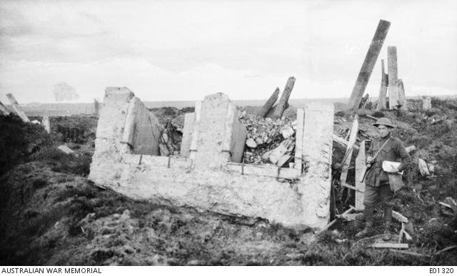 Um dos bunkers alemão que foi destruído após a detonação das minas que estavam no subsolo durante a batalha do Messines. (Fonte: Simon Jones Historian/Reprodução)