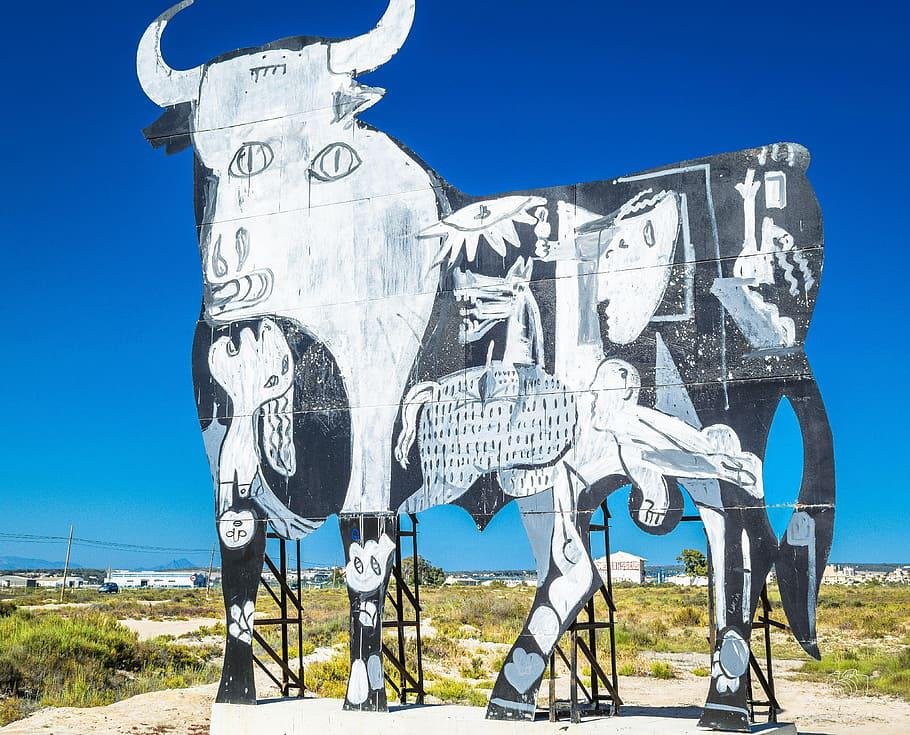Até uma homenagem a Picasso foi feita nos outdoors em formato de touro. (Fonte: Wallpaperflare/Reprodução)