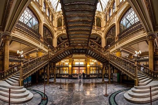 No Palácio dos Correios do México, os detalhes ganham vida. (Fonte: Getty Images/Reprodução)