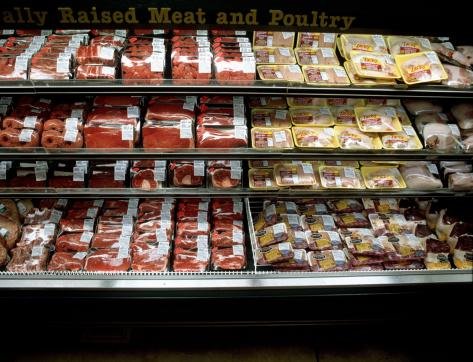 A venda da carne cultivada nos mercados não deve demorar muito. (Fonte: GettyImages/Reprodução)