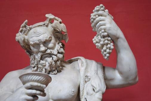 Dionísio (ou Baco, para os romanos) é o deus dos vinhos e das festas. (Fonte: GettyImages / Reprodução)