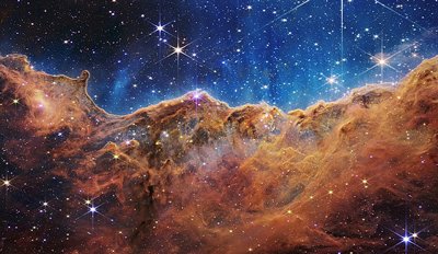 Imagem dos "Penhascos Cósmicos" na Nebulosa Carina fotografada pelo satélite James Webb (Fonte: NASA/Wikimedia Commons)