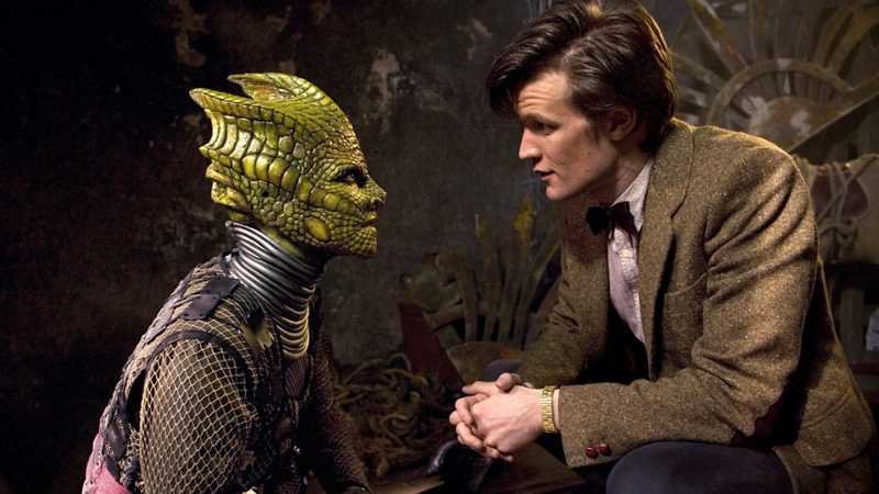 Protagonista da série Doctor Who viaja no tempo e encontra SIlurianos em episódios da série cult britânica (Fonte: BBC/Reprodução)