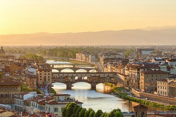A estonteante beleza da cidade italiana de Florença pode deixar visitantes com palpitações, tontura e causar desmaios, podendo ser necessária a hospitalização do turista (Fonte: Getty Images/Reprodução)