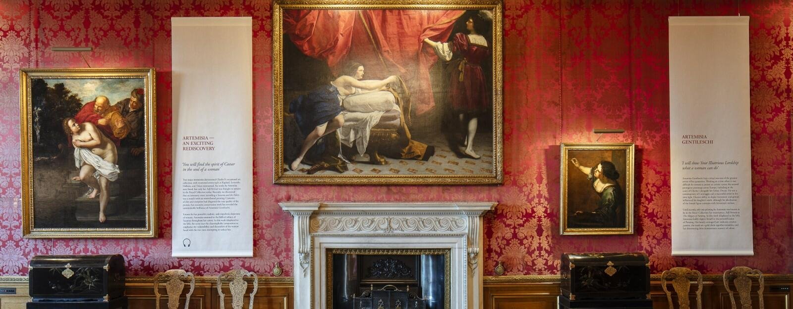Susanna and The Elders (primeira pintura a esquerda) em exposição na Castelo de Windsor. (Fonte: Royal Collection Trust/Divulgação)