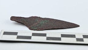 adaga-de-cobre-de-4-mil-anos-e-encontrada-em-floresta-polonesa-thumb.png