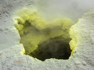 portal-para-o-inferno-cratera-na-siberia-continua-crescendo-16-metros-por-ano-thumb.png