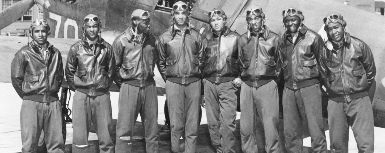 Tuskegee_Airmen_-_Circa_May_1942_to_Aug_1943.jpg