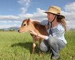 abracar-vacas-pode-ser-uma-terapia-transformadora-para-humanos-e-animais-thumb.png