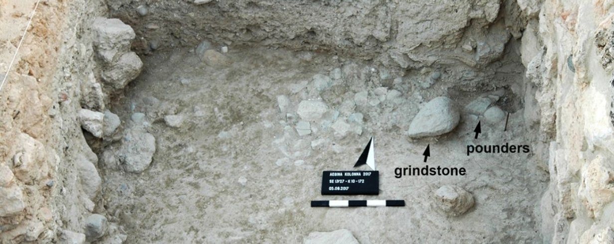 oficina-de-36-mil-anos-que-fazia-corante-roxo-raro-e-descoberta-na-grecia-thumb.png