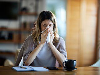 rinite-vasomotora-nao-e-alergia-mas-pode-causar-sintomas-semelhantes-thumb.png