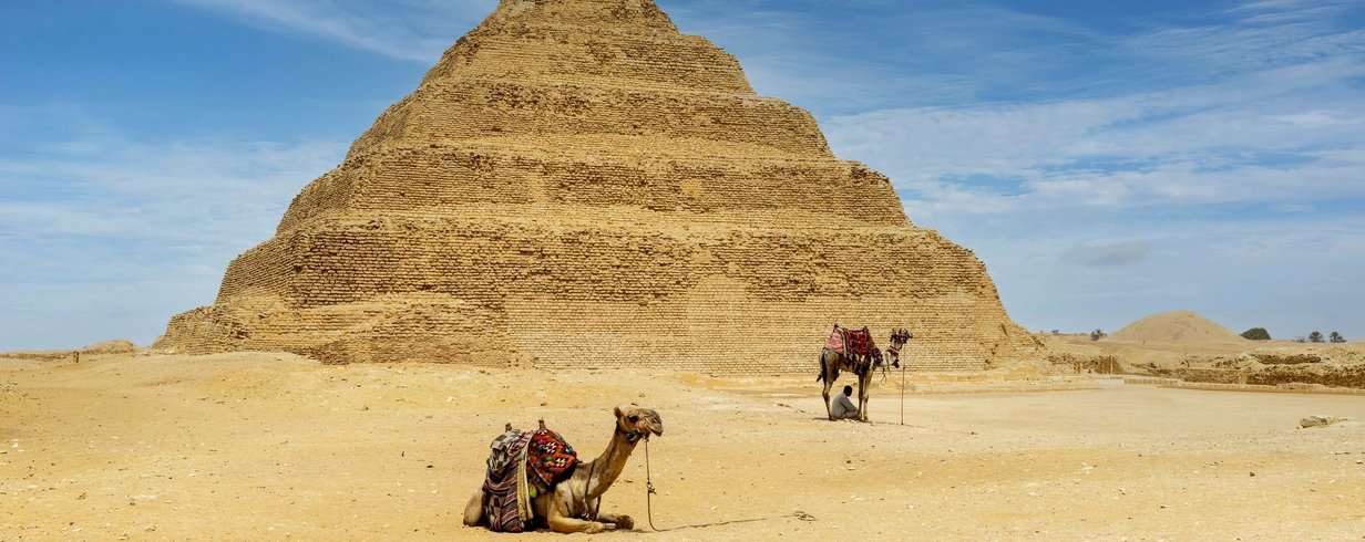 piramide-de-djoser-pode-ter-sido-erguida-via-sofisticado-sistema-hidraulico-thumb.png