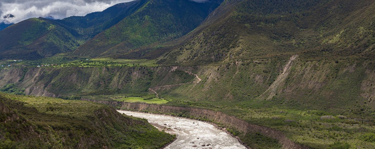 yarlung-tsangpo-canion-mais-profundo-da-terra-esconde-arvore-gigantesca-thumb.png