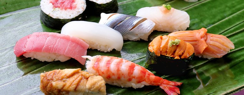 O edomae zushi é o precursor do nigiri. (Fonte: Akasaka-Hanabusa/Divulgação)