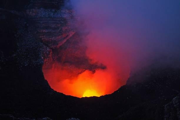 A Caldeira de Masaya é um lugar nada convidativo. É fácil entender todo a áurea sobrenatural que recai sobre o lugar. (Fonte: GettyImages/ Reprodução)