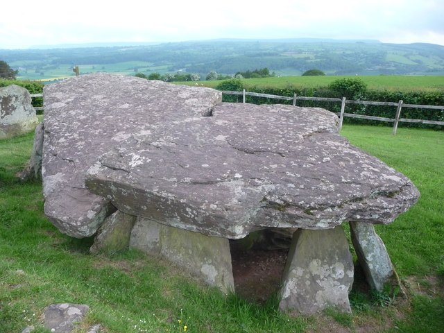 A Pedra de Arthur oferece uma vista panorâmica das colinas de Herefordshire. (Fonte: Wikimedia Commons/Reprodução)