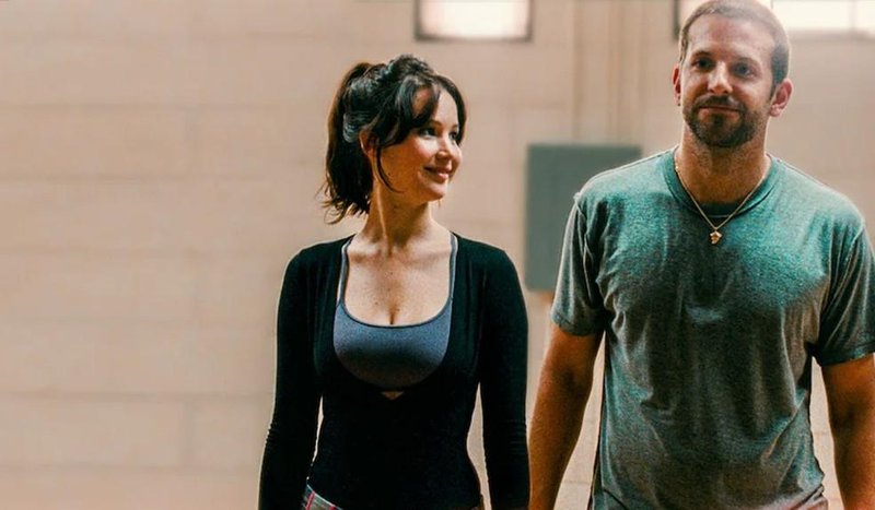 Em O Lado Bom da Vida, os personagens de Jennifer Lawrence e Bradley Cooper passaram por traumas intensos.