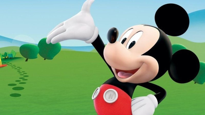 Sim, o Mickey tem quatro dedos em cada mão. (Fonte: Disney / Reprodução)