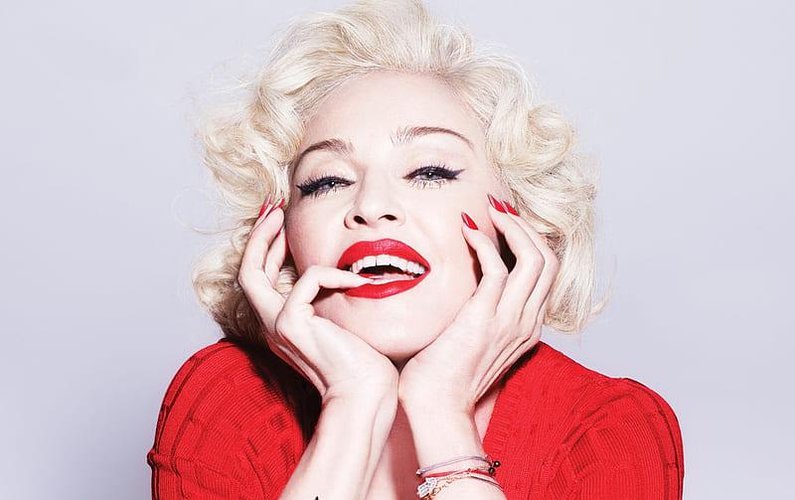 Madonna está entre as celebridades que popularizaram o batom vermelho. (Fonte: Peakpx / Reprodução)